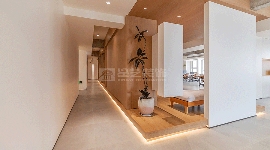 原木色工业风办公空间设计，自然共生理念打造舒适工作环境(图4)