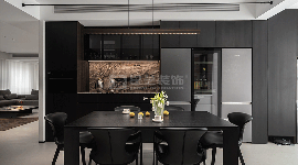 现代极简主义住宅设计，黑白灰打造高级静谧空间(图2)