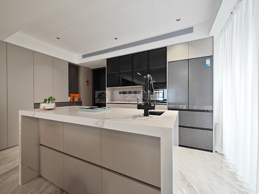 206㎡现代风实景设计，尺度赋奢简居藏韵的高端住宅(图2)