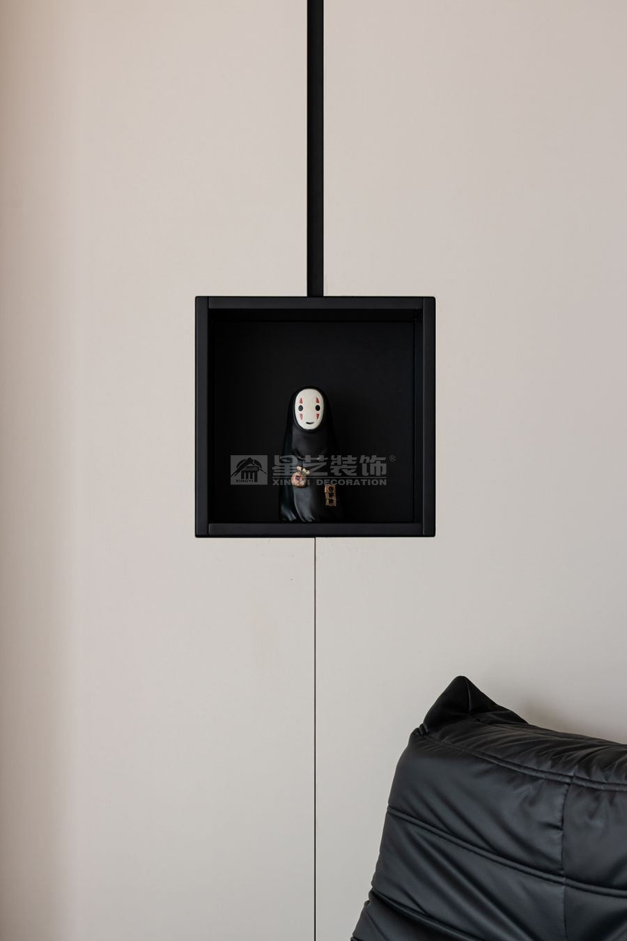 几何美学与空间哲学：极简黑方块设计的纯粹情感表达(图5)