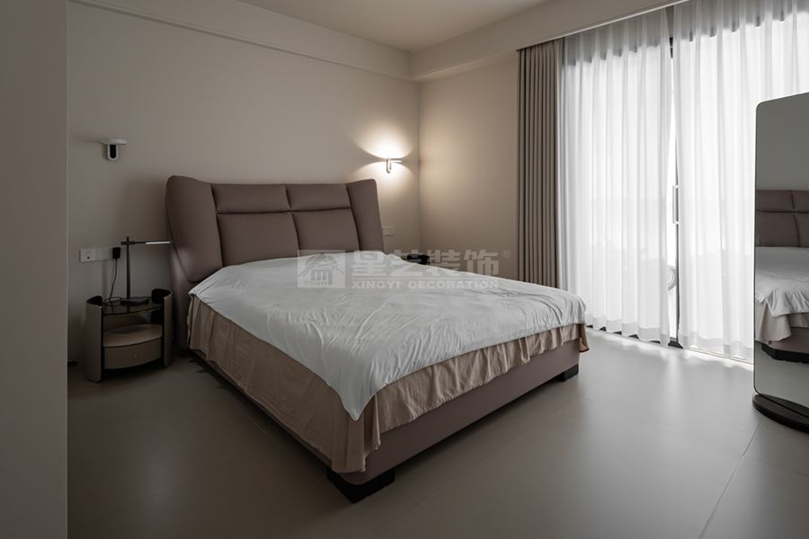 几何美学与空间哲学：极简黑方块设计的纯粹情感表达(图17)