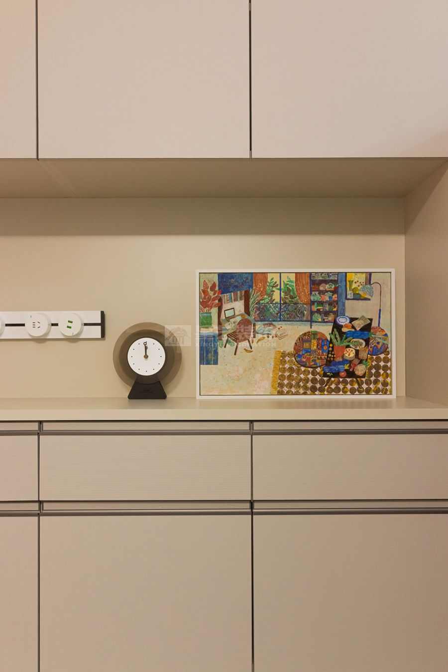 暖灰材质打造层次感精装房，漆画艺术融入现代家居设计(图6)