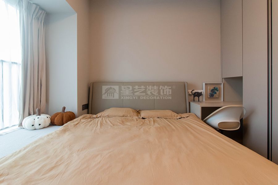 暖灰材质打造层次感精装房，漆画艺术融入现代家居设计(图8)