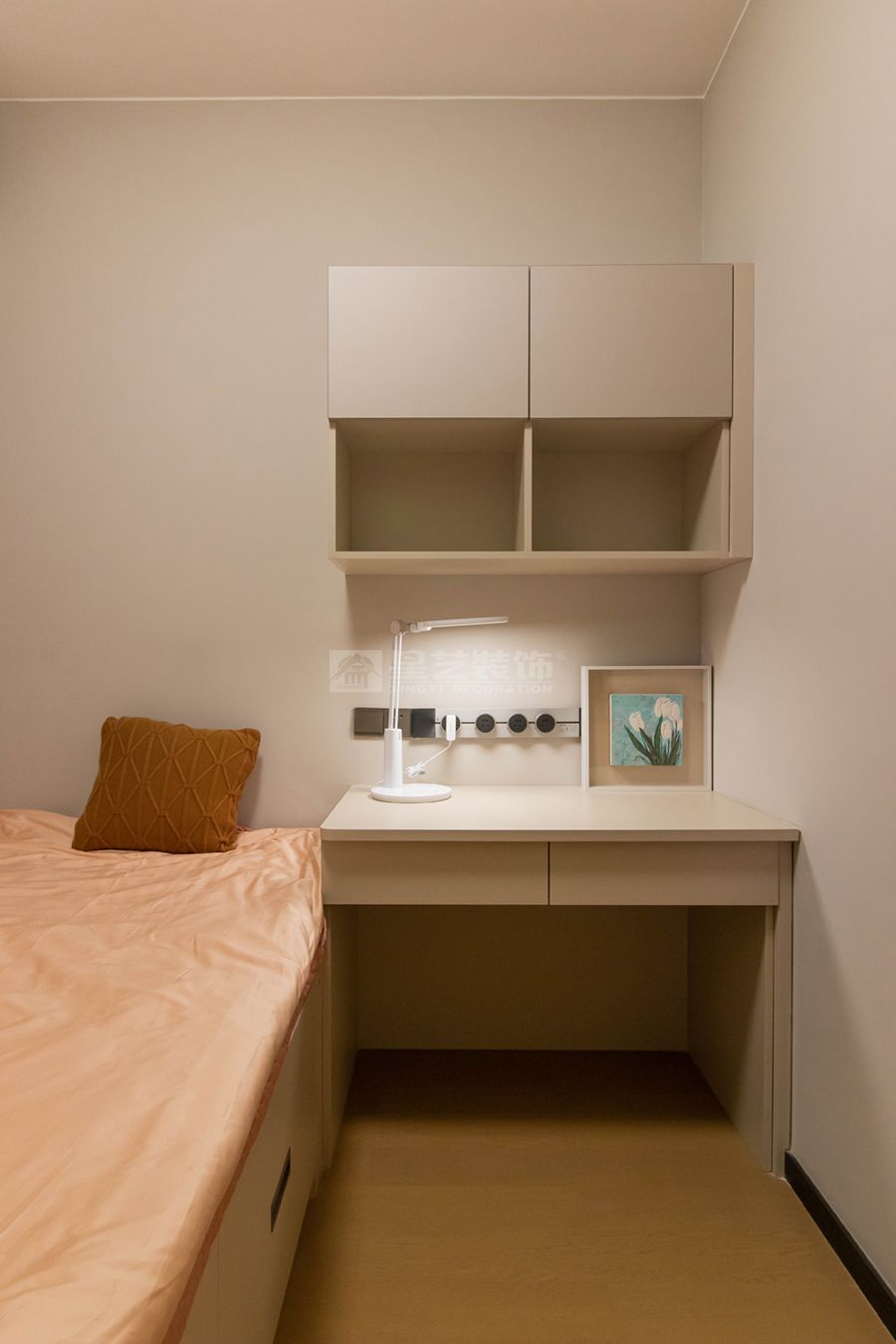 暖灰材质打造层次感精装房，漆画艺术融入现代家居设计(图10)