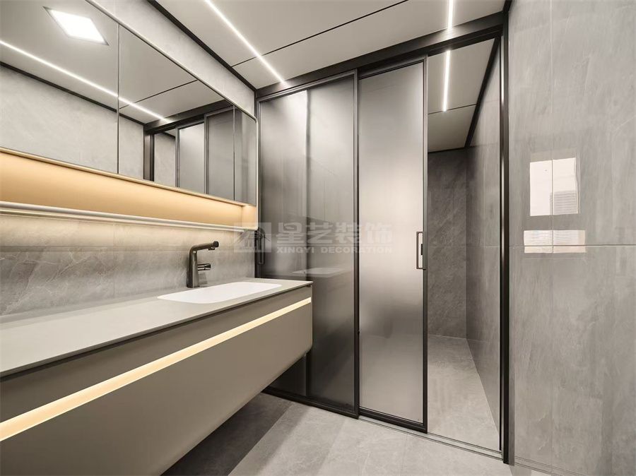 黑白灰现代家居设计，四口之家的极简生活美学(图15)