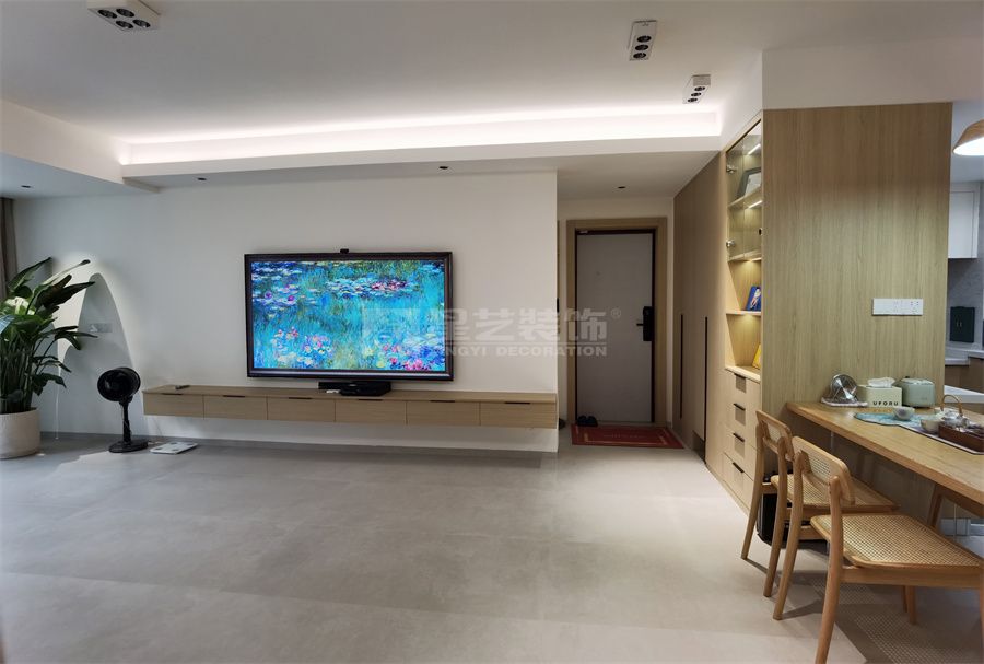 142㎡原木风四居室设计，开放式厨房配独立衣帽间(图5)