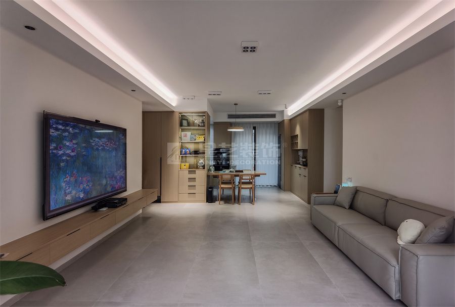 142㎡原木风四居室设计，开放式厨房配独立衣帽间(图4)