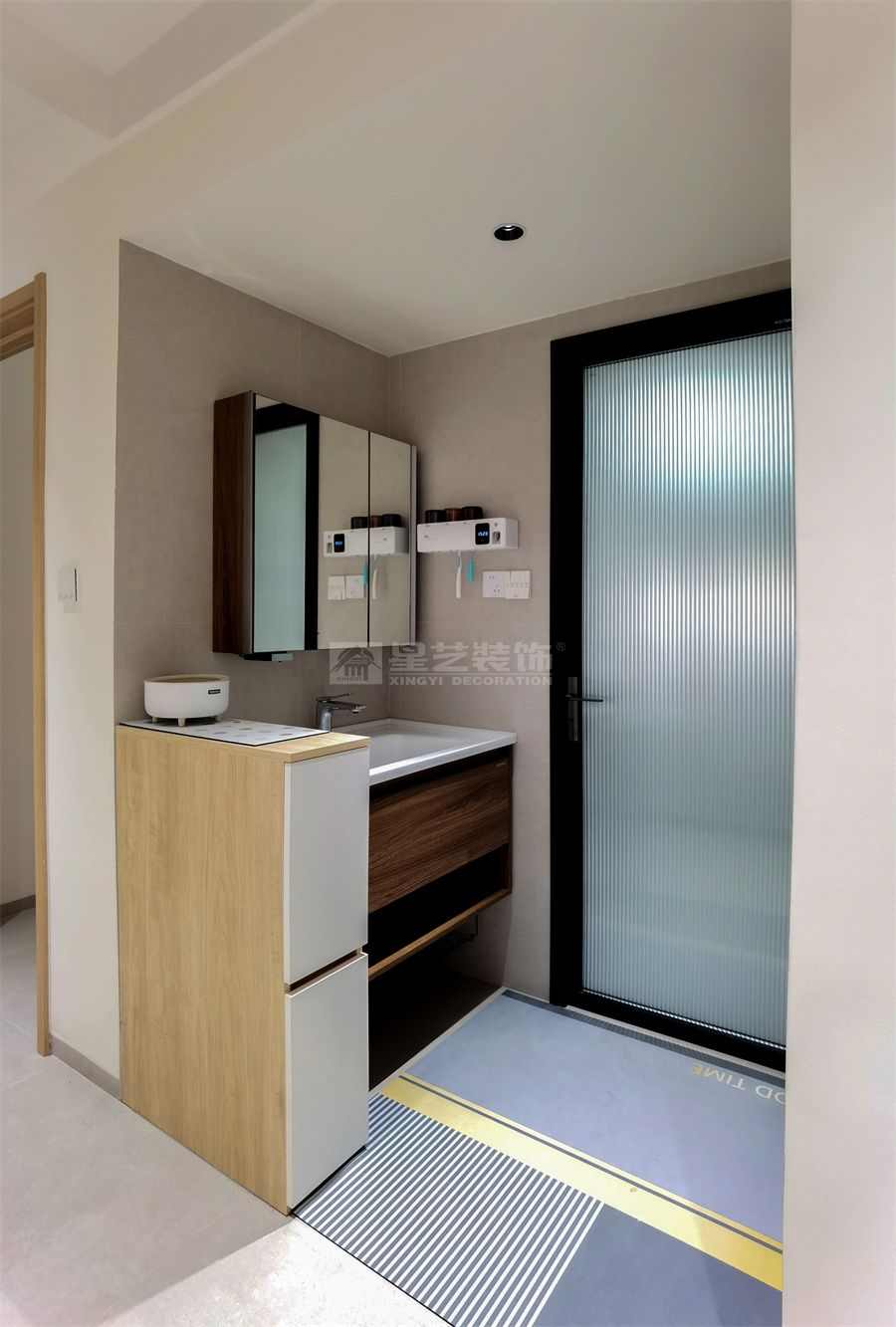 142㎡原木风四居室设计，开放式厨房配独立衣帽间(图23)