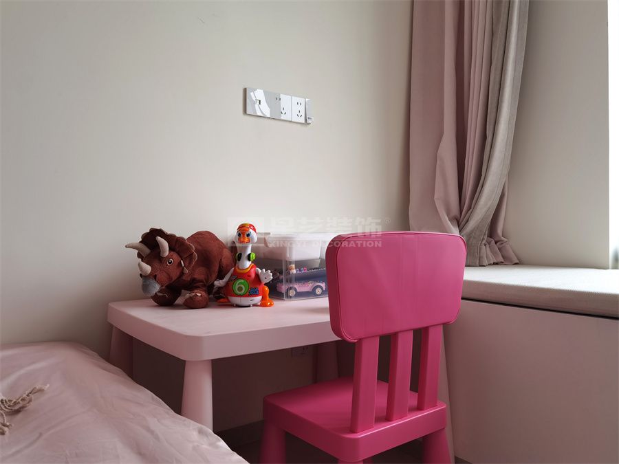 142㎡原木风四居室设计，开放式厨房配独立衣帽间(图27)