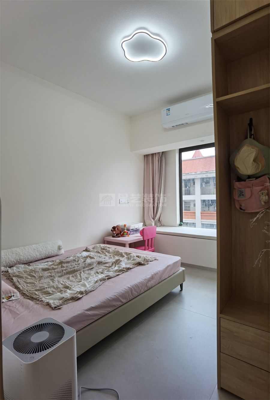 142㎡原木风四居室设计，开放式厨房配独立衣帽间(图28)