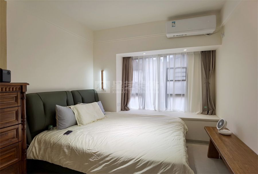 142㎡原木风四居室设计，开放式厨房配独立衣帽间(图29)