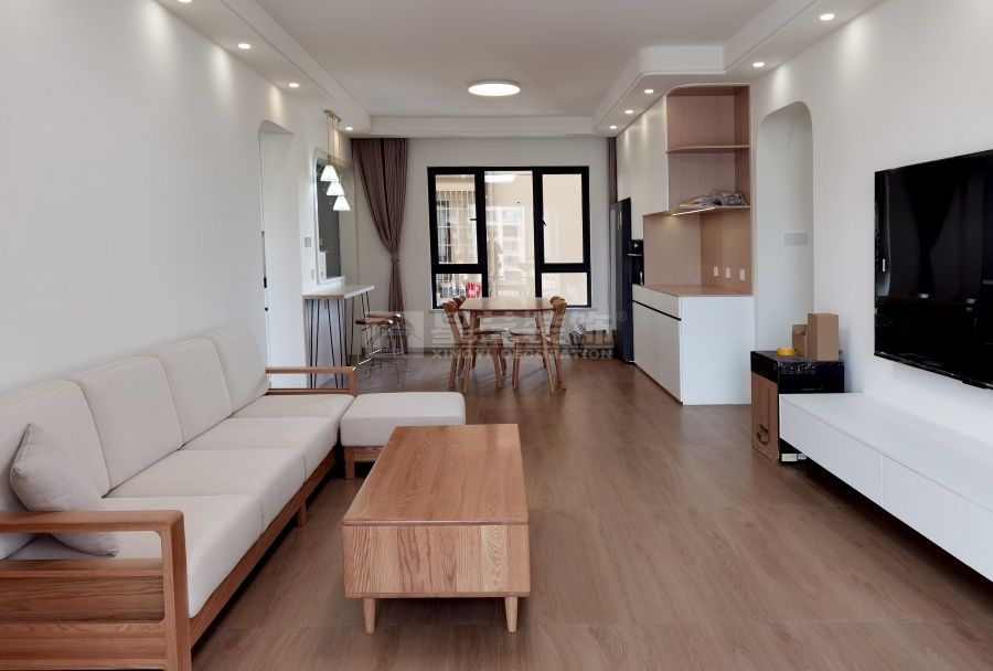 现代原木风110㎡四室两厅设计，简约易打理的理想居所(图2)