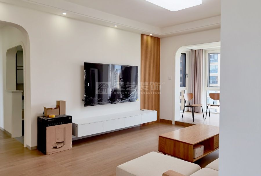 现代原木风110㎡四室两厅设计，简约易打理的理想居所(图3)