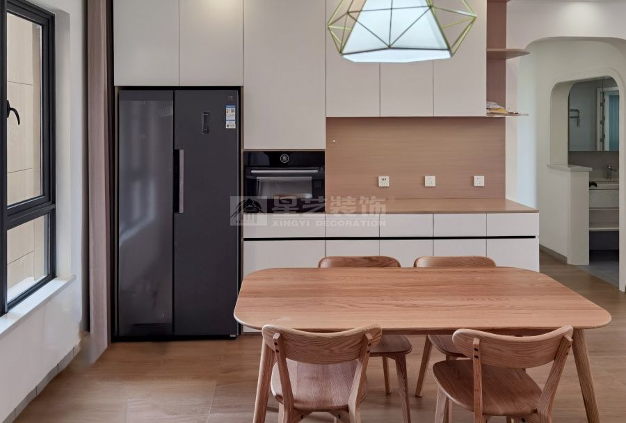 现代原木风110㎡四室两厅设计，简约易打理的理想居所(图9)