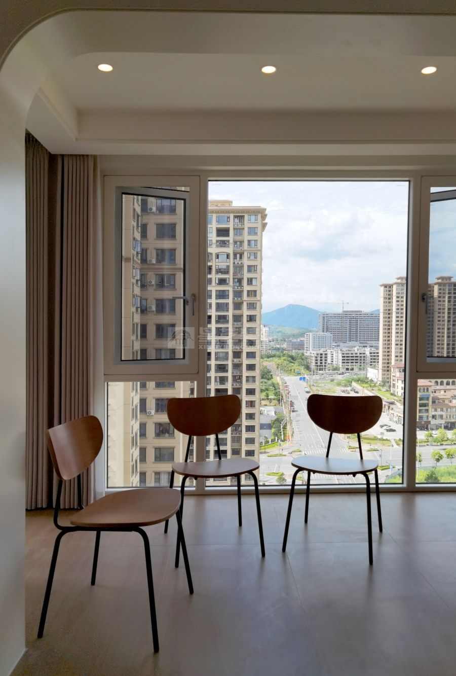 现代原木风110㎡四室两厅设计，简约易打理的理想居所(图28)