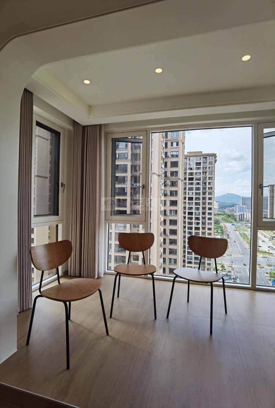 现代原木风110㎡四室两厅设计，简约易打理的理想居所(图29)