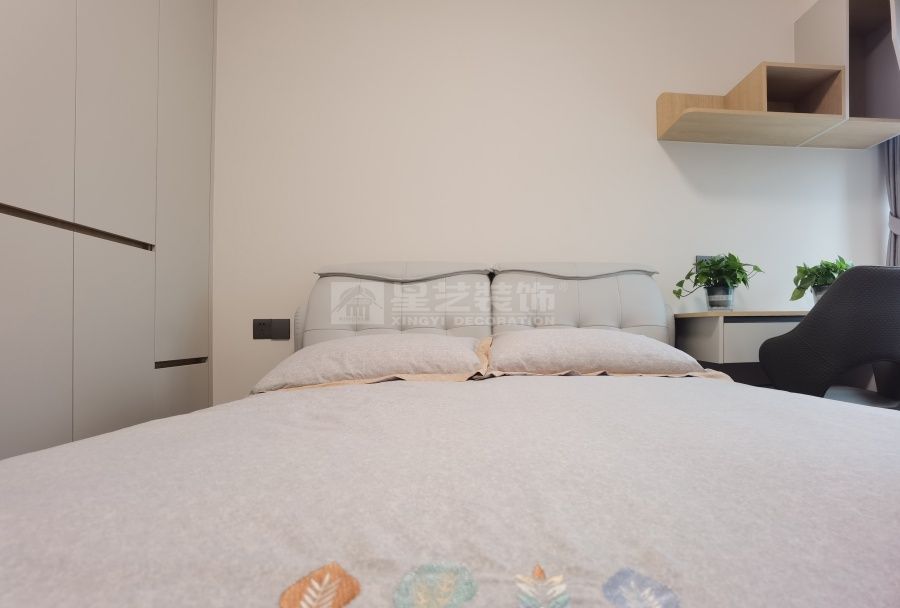 五房户型改造设计案例，客厅阳台打通增加使用面积(图9)