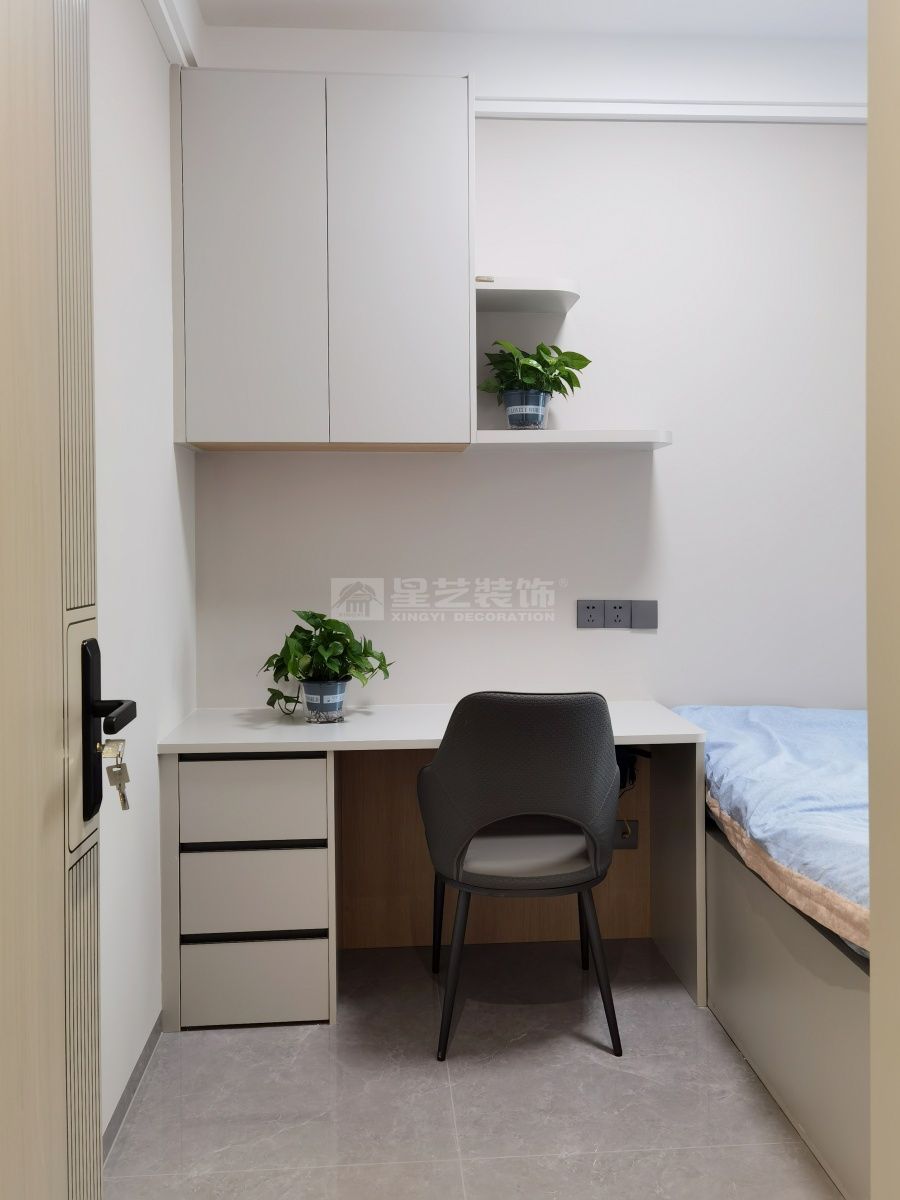 五房户型改造设计案例，客厅阳台打通增加使用面积(图18)