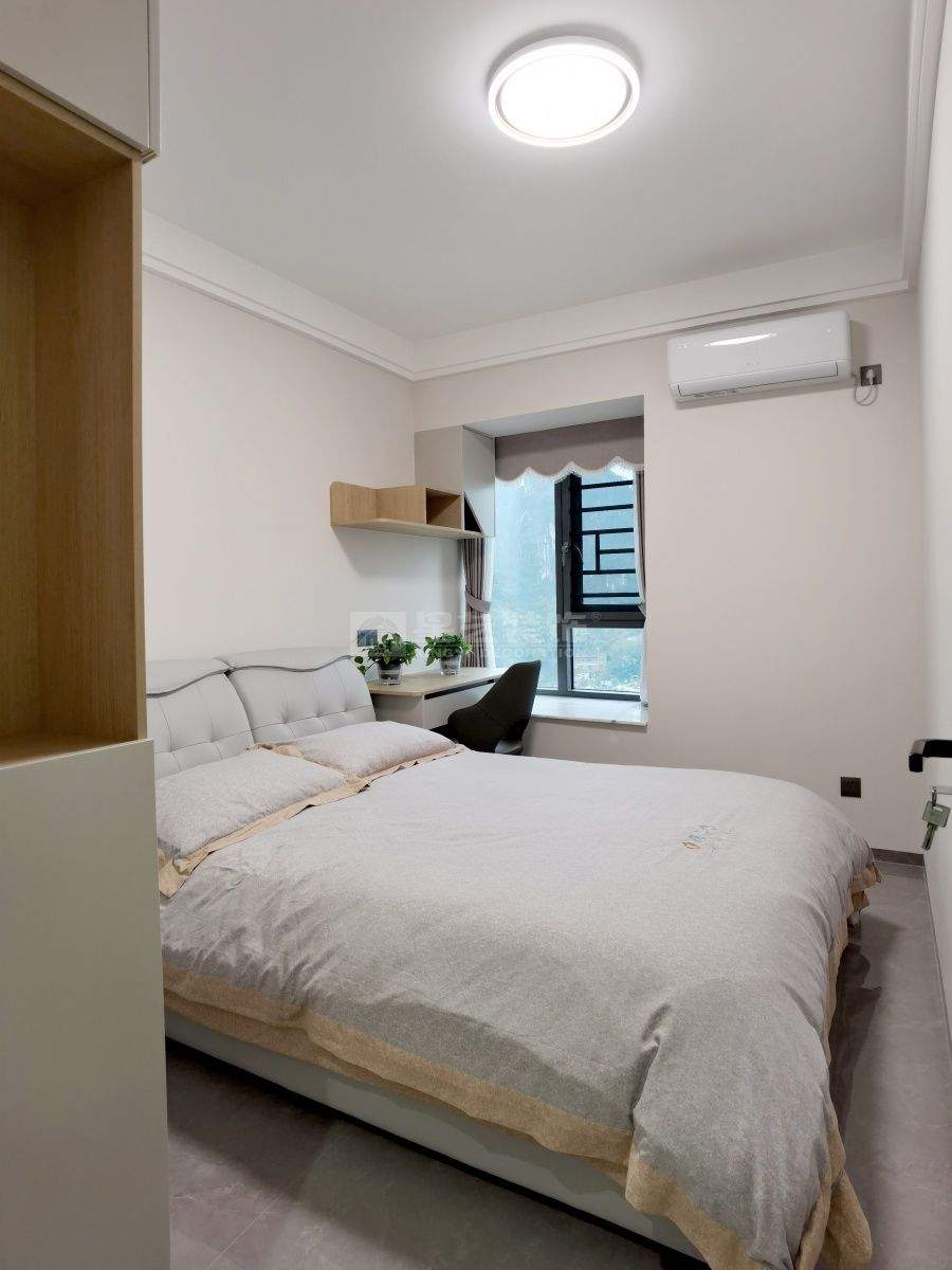 五房户型改造设计案例，客厅阳台打通增加使用面积(图22)