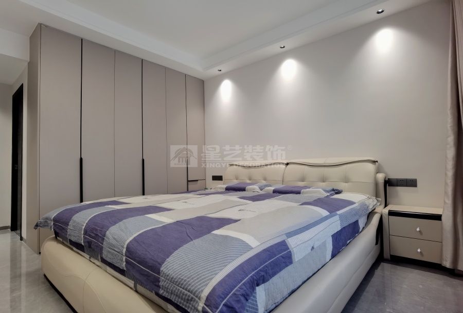 五房户型改造设计案例，客厅阳台打通增加使用面积(图21)