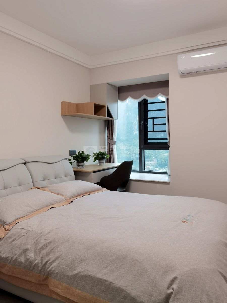 五房户型改造设计案例，客厅阳台打通增加使用面积(图23)