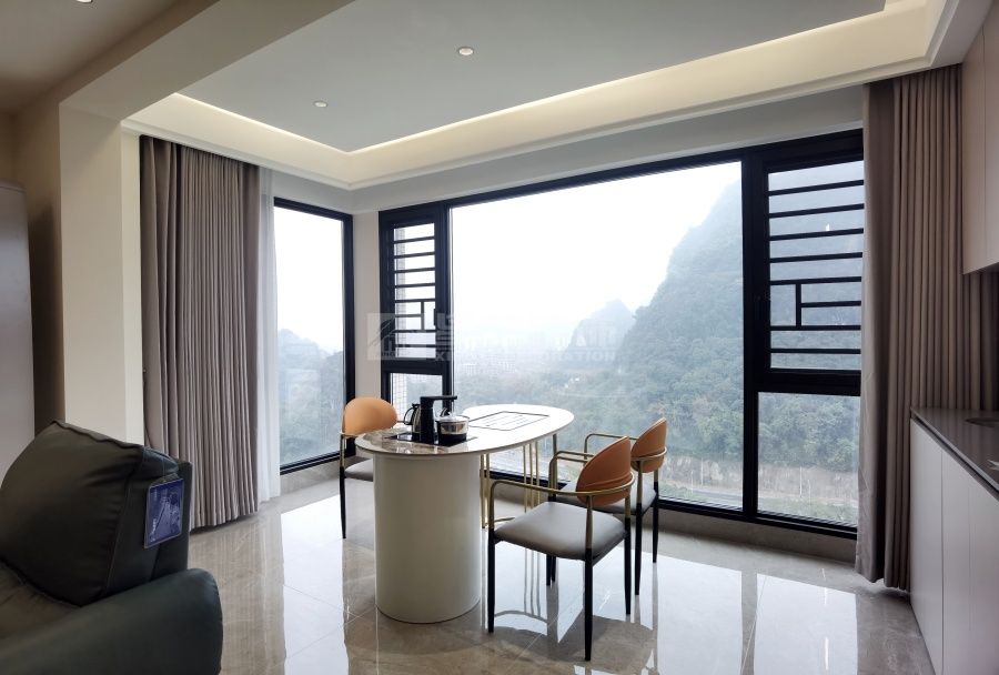 160㎡现代风住宅设计，悬浮顶打造高挑空间感(图1)