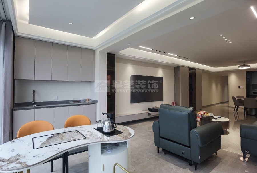 160㎡现代风住宅设计，悬浮顶打造高挑空间感(图5)