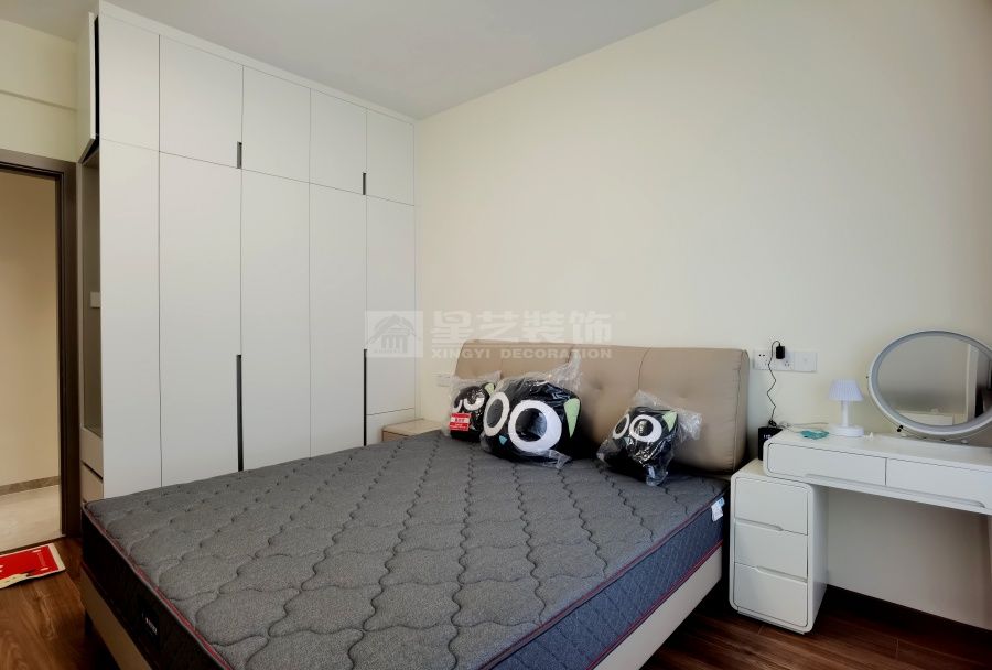 160㎡现代风住宅设计，悬浮顶打造高挑空间感(图11)