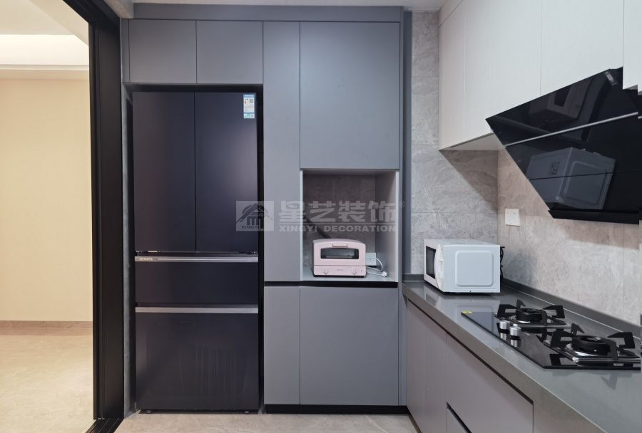 160㎡现代风住宅设计，悬浮顶打造高挑空间感(图12)