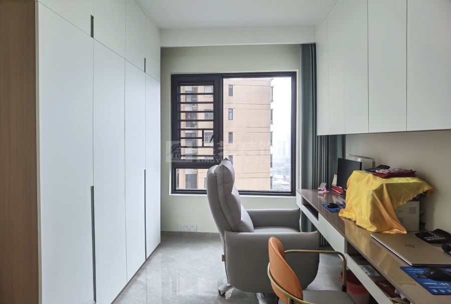 160㎡现代风住宅设计，悬浮顶打造高挑空间感(图22)