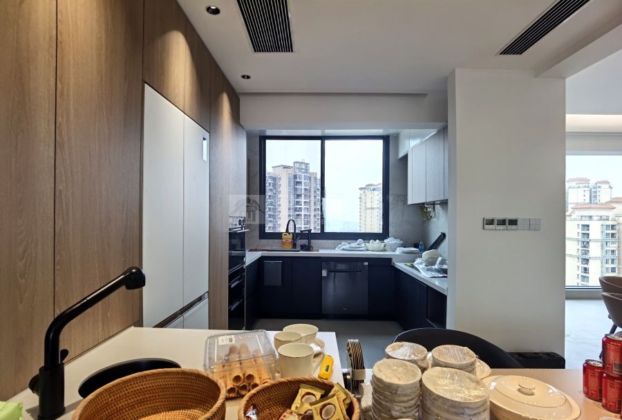 双层住宅设计新理念：无主灯吊顶搭配悬浮元素营造现代简约生活空间(图13)