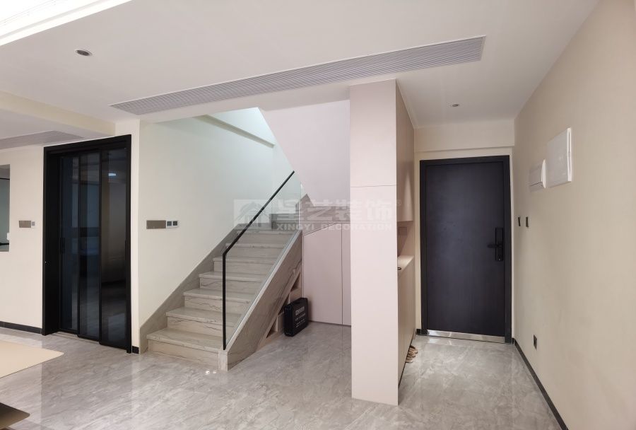 复式别墅设计攻略：三层空间布局与功能分区完美结合(图4)