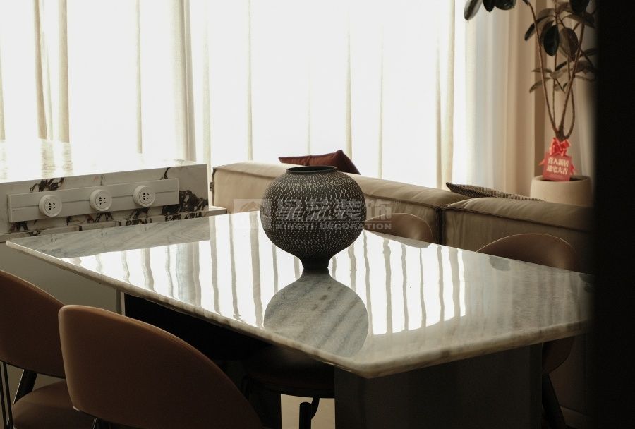 130㎡现代简约三室两厅改造设计，开放式厨房配独立衣帽间(图8)