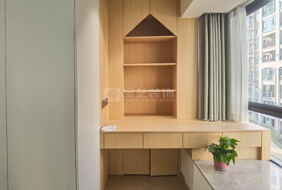 130㎡现代简约三室两厅改造设计，开放式厨房配独立衣帽间(图15)