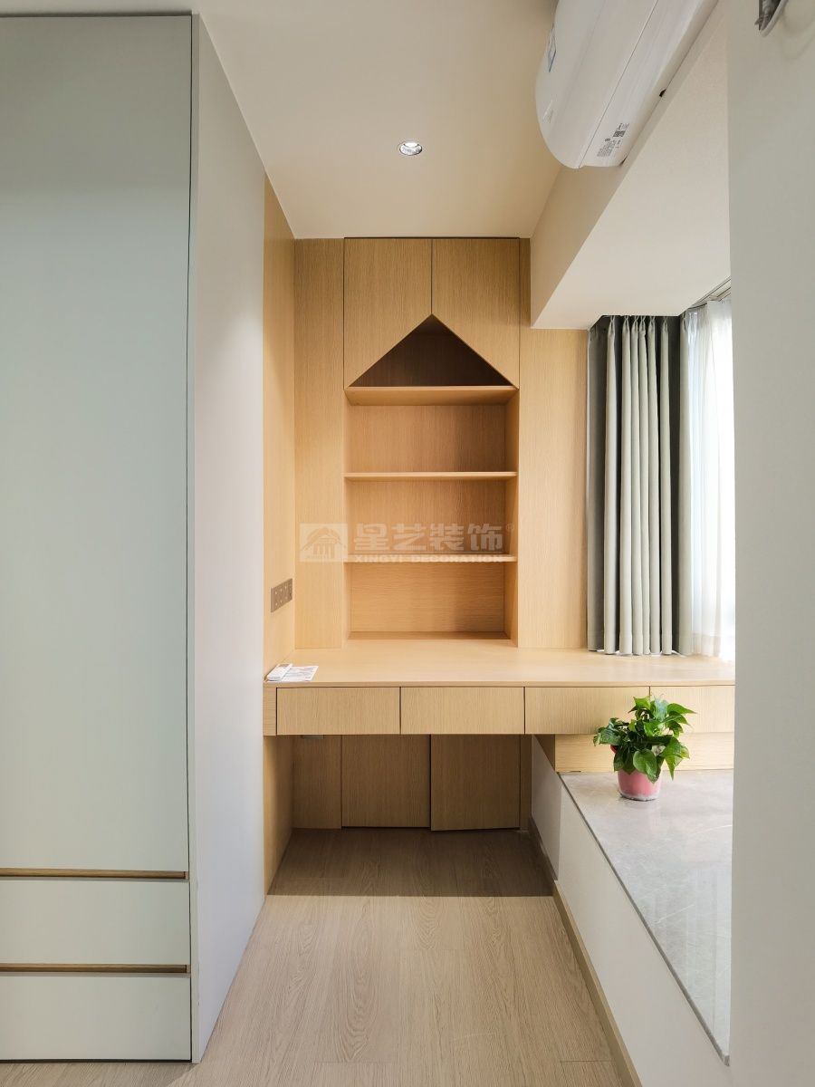 130㎡现代简约三室两厅改造设计，开放式厨房配独立衣帽间(图17)