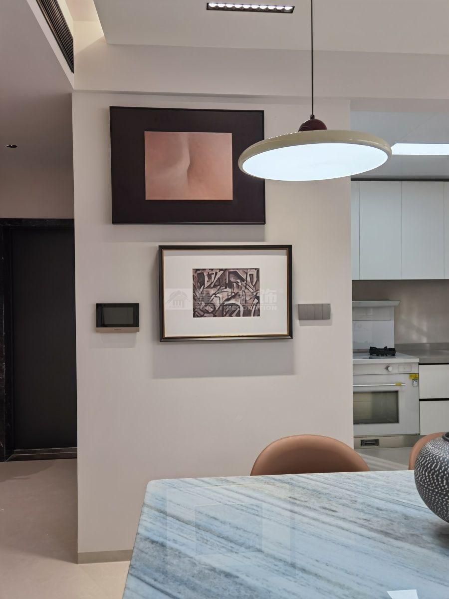 130㎡现代简约三室两厅改造设计，开放式厨房配独立衣帽间(图21)