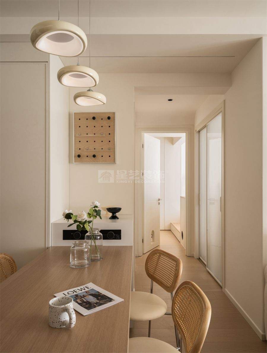 原木奶油风家居设计指南：打造温馨自然的居住空间(图7)