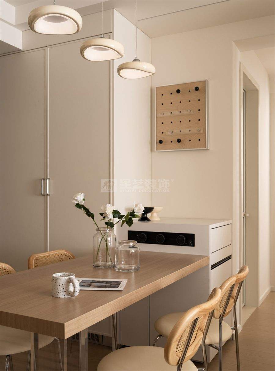 原木奶油风家居设计指南：打造温馨自然的居住空间(图8)