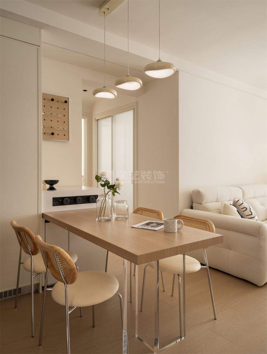 原木奶油风家居设计指南：打造温馨自然的居住空间(图9)