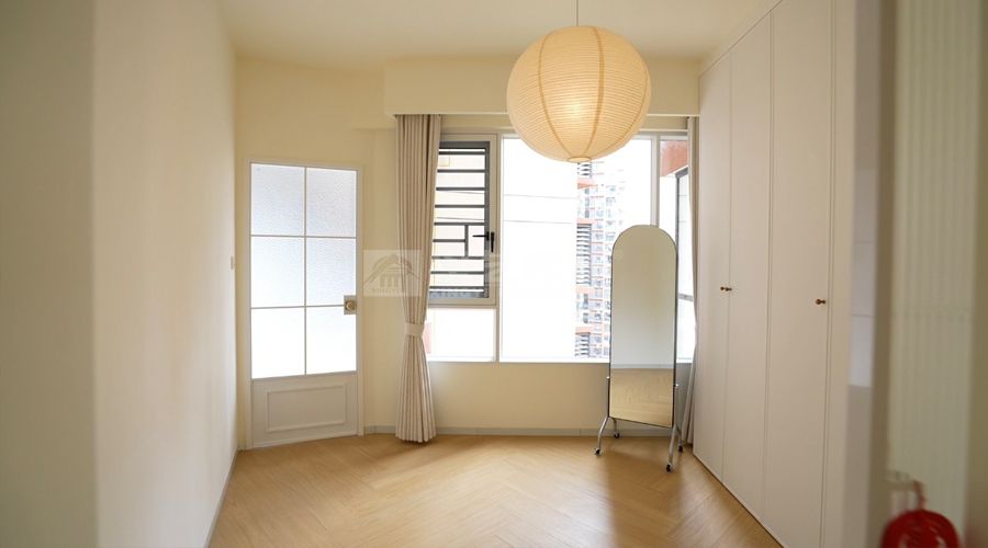 复古雕花吊顶配弧形门洞设计，奶油色调营造浪漫家居氛围(图10)