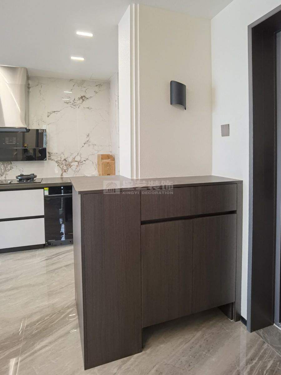 110平米现代简约风住宅改造，开放式厨房配独立衣帽间设计(图14)