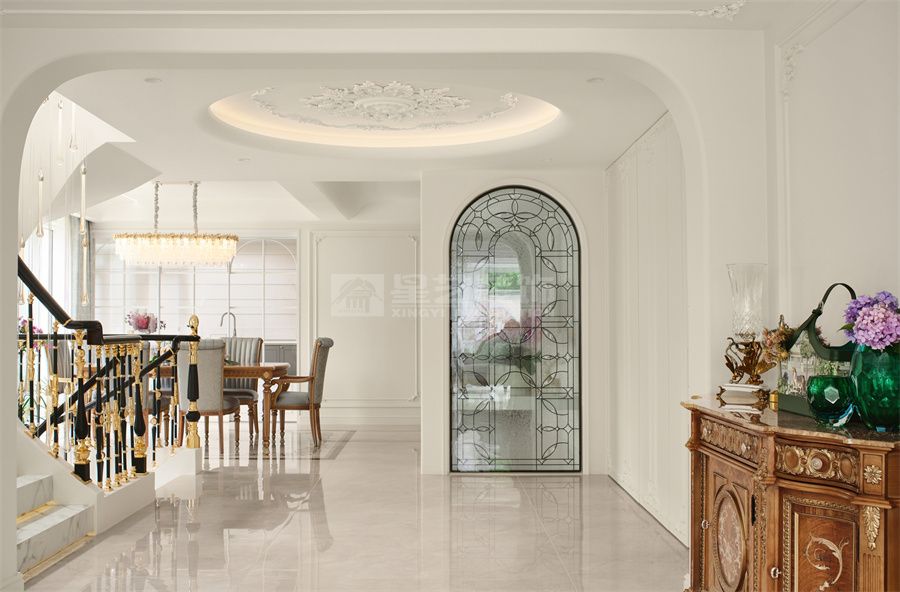 轻法式装修设计精髓：石膏线打造优雅家居空间(图4)