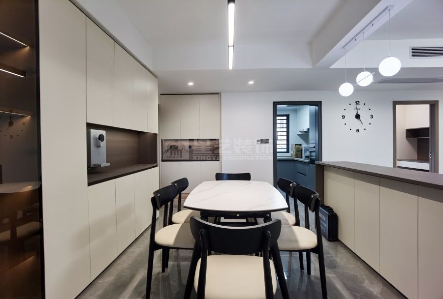 贺州康城一品135平四房现代风实景(图9)