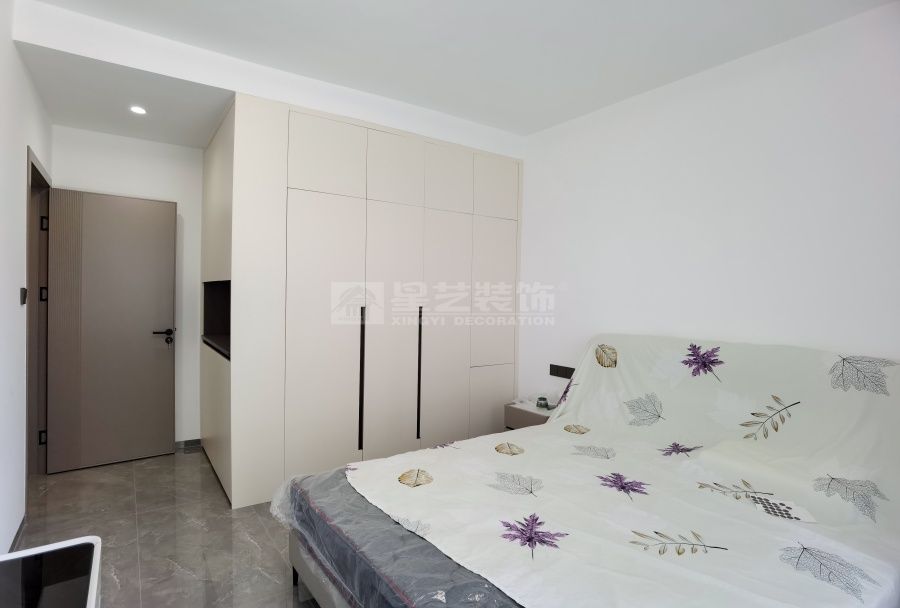 贺州康城一品135平四房现代风实景(图17)